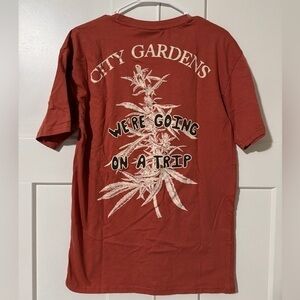 NWOT Men’s Trip City Tee Large